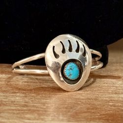 Vintage Navajo Bear Paw Sterling Silver Bracelet 