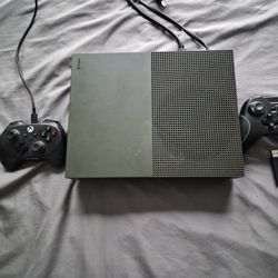 Xbox One S. 1tb With Two Controllers 