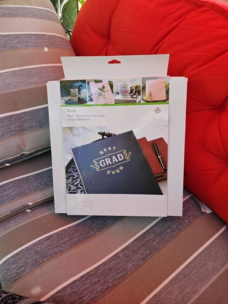Anna Griffin Cricut Make Something You Love Vinyl Material Kit