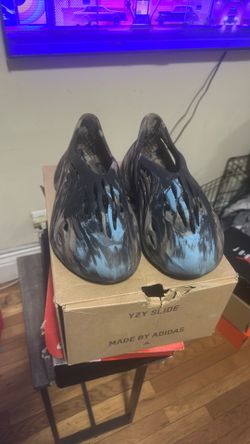 Yeezy foam brand new size 11