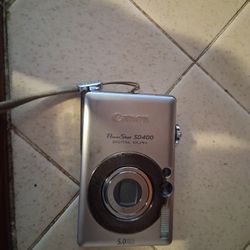 Canon Powers hot Sd400