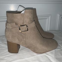 Women’s Shoes - Kelly & Katie boots/booties - tan suede - size 8
