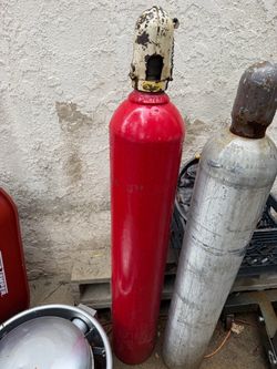 CO2 tank