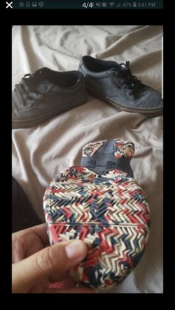 Size 6 boys under armour shoes