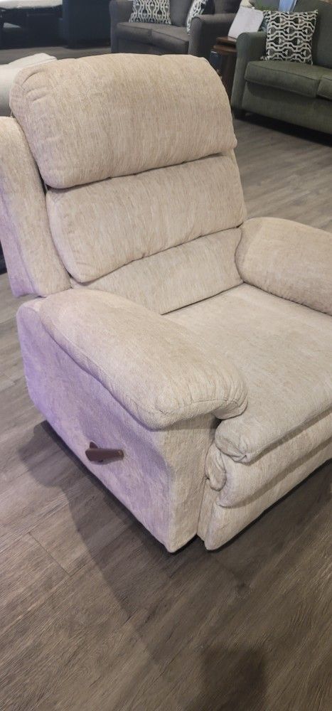 Swivel
Manuel Recliner