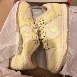 Women’s Nike Dunk Low 6.5