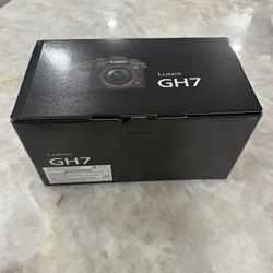 Brand New Panasonic GH7 With Zoom 