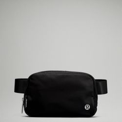 Lululemon Everyday Beltbag NWT
