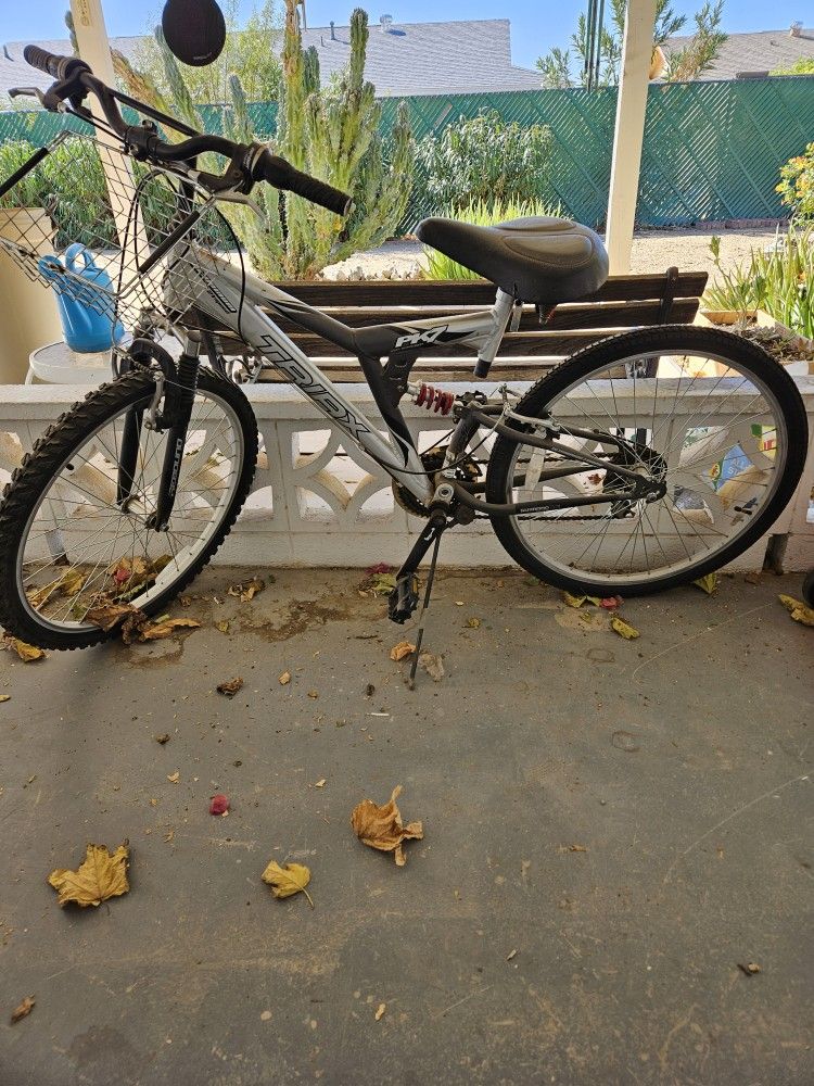 Triax PK7 26" Aluminum Frame 21 Speed 