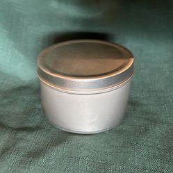 46 Round Silver Metal Tins With Lids