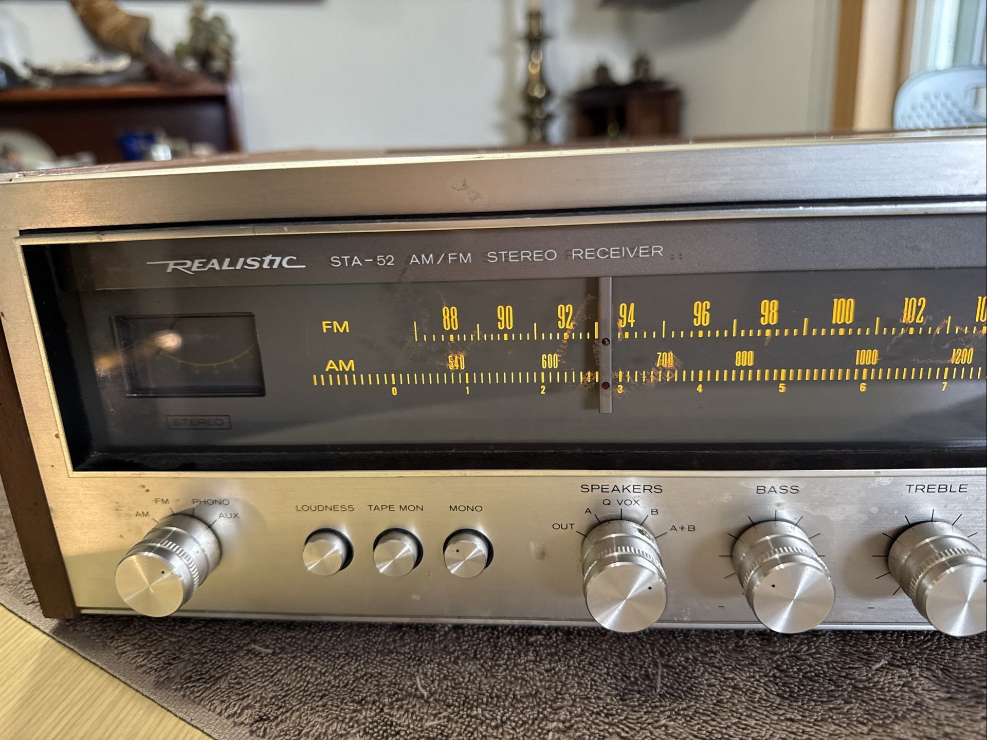 Realistic AM/FM Stereo Receiver STA-52 Wood Veneer Vintage - TESTED - WORKS
