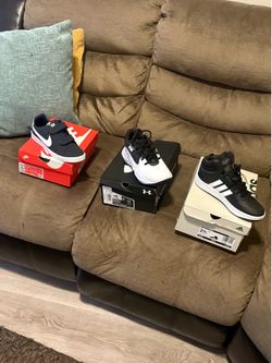 Tennis shoes for sale!!!