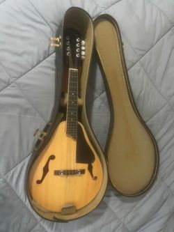 La Primera mandolin