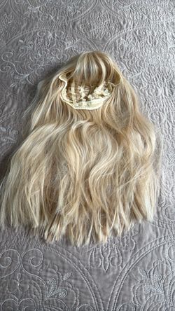 23” synthetic blonde wig