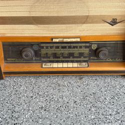 Vintage Sterling Condor 57 Radio 