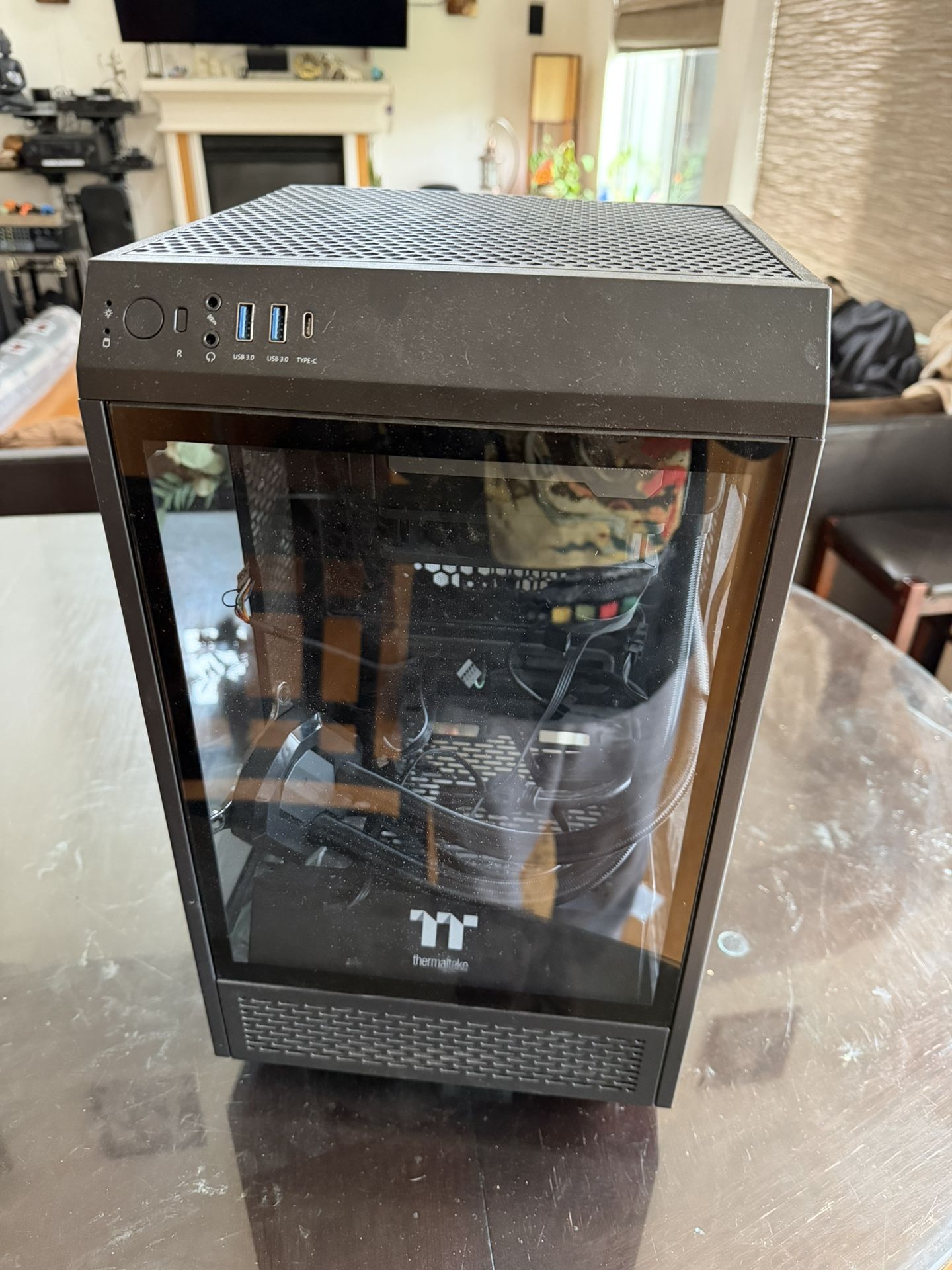 Thermaltake Tower 100 / iTX Case