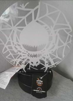Brand new 🎃 Halloween 👻 spider and web battery operated