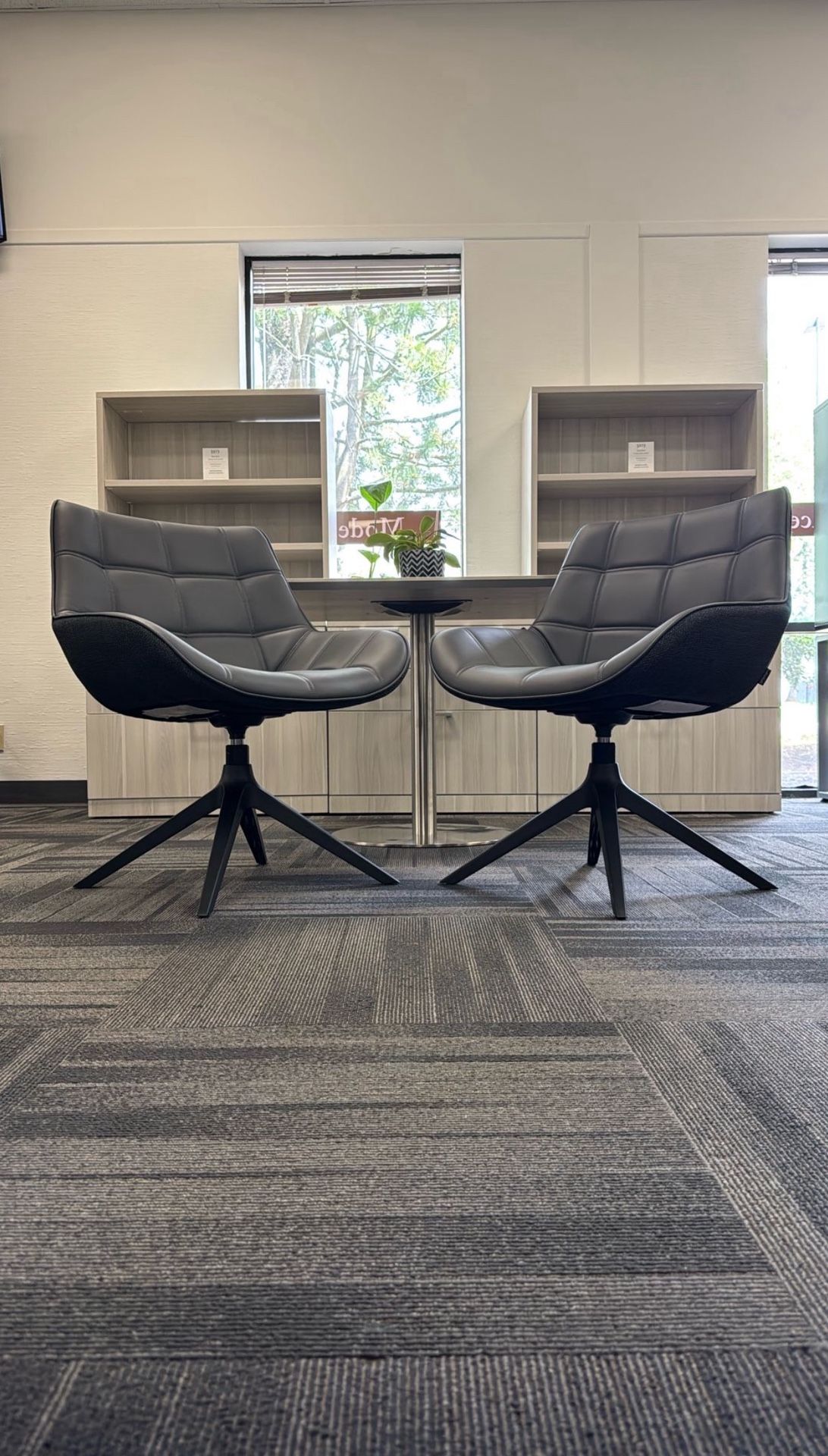 Neo Office Lounge Chair