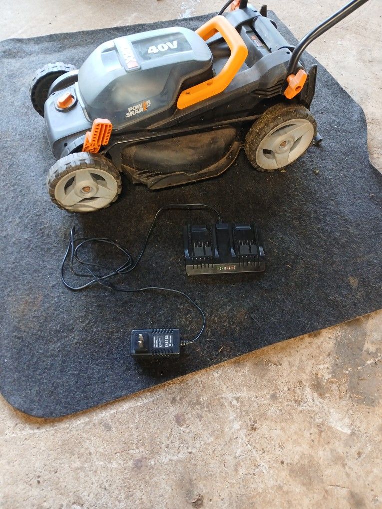 WORX 40 VOLT MOWER W CHARGER