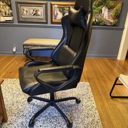 Black Desk Chair
