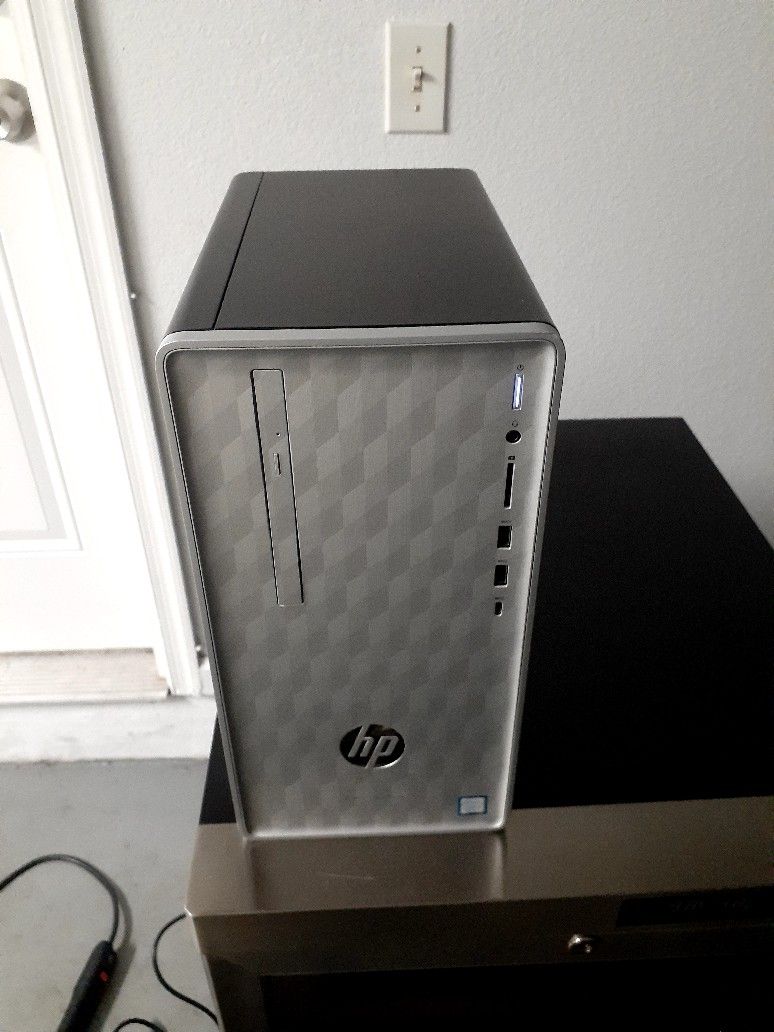 HP Pavilion 590-p0066, Desktop PC , i5-8400, 8GB, 1TB SSD, Win10, "B"