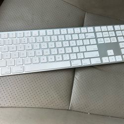 Apple - Magic Keyboard full size with Numeric Keypad