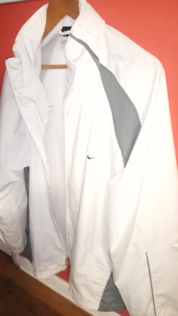 NIKE WINDBREAKER JACKET...... CHECK OUT MY PAGE FOR MORE ITEMS