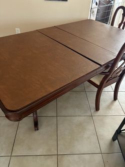 Dinning room table