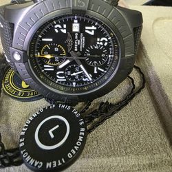 Breitling Avenger 