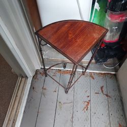 Corner Small Plant Table 