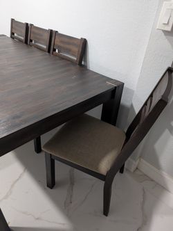 Dinning Room 6 Chairs