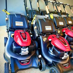 Brand new Honda 21 in. 3-in-1 Variable Speed Gas Walk Behind Self-Propelled Lawn Mower with Auto Choke