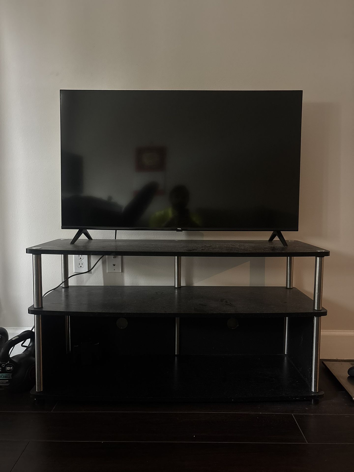 📺 TCL 43" Smart Roku TV (Model 43S350G) – Like New w/ Remote!