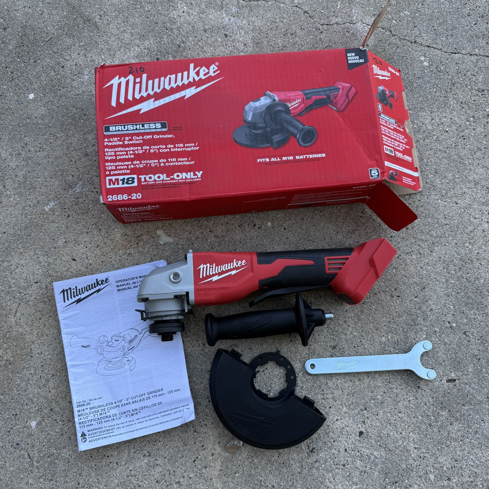Milwaukee M18 18V Lithium-Ion Brushless Cordless 4-1/2 in./5 in. Grinder w/Paddle Switch (Tool-Only)