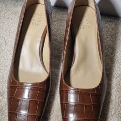 Naturalizer Karina square-toe pumps in brown croco leather. 