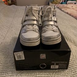 Vlado Sneaker Women’s 8