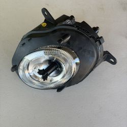 2020 bentley bentayga Right Side fog light