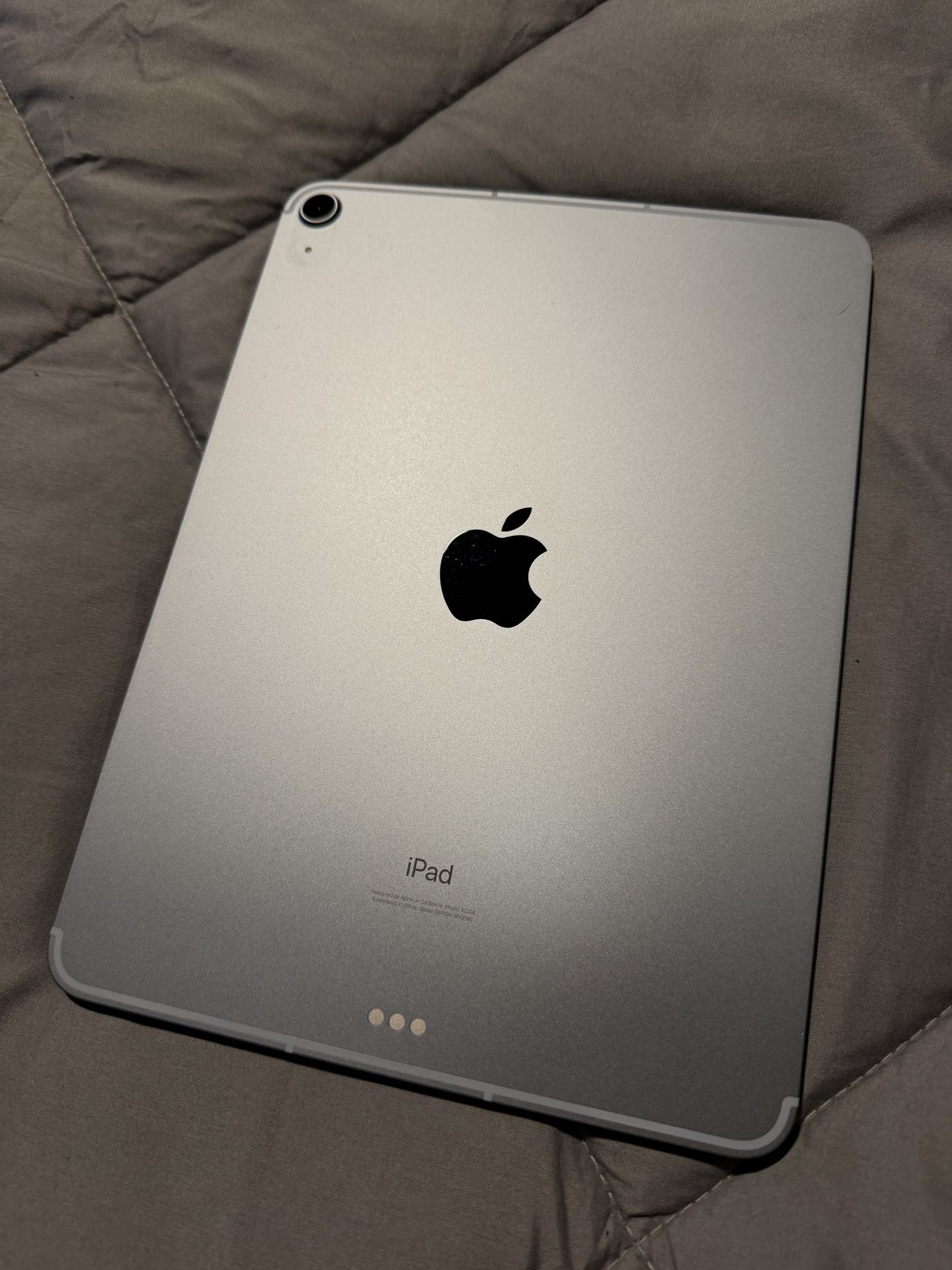 iPad Air 4 - AT&T Unlocked 64GB