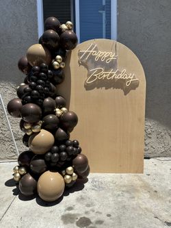 Happy Birthday Neon Sign/Balloon Garland/Wood Wall