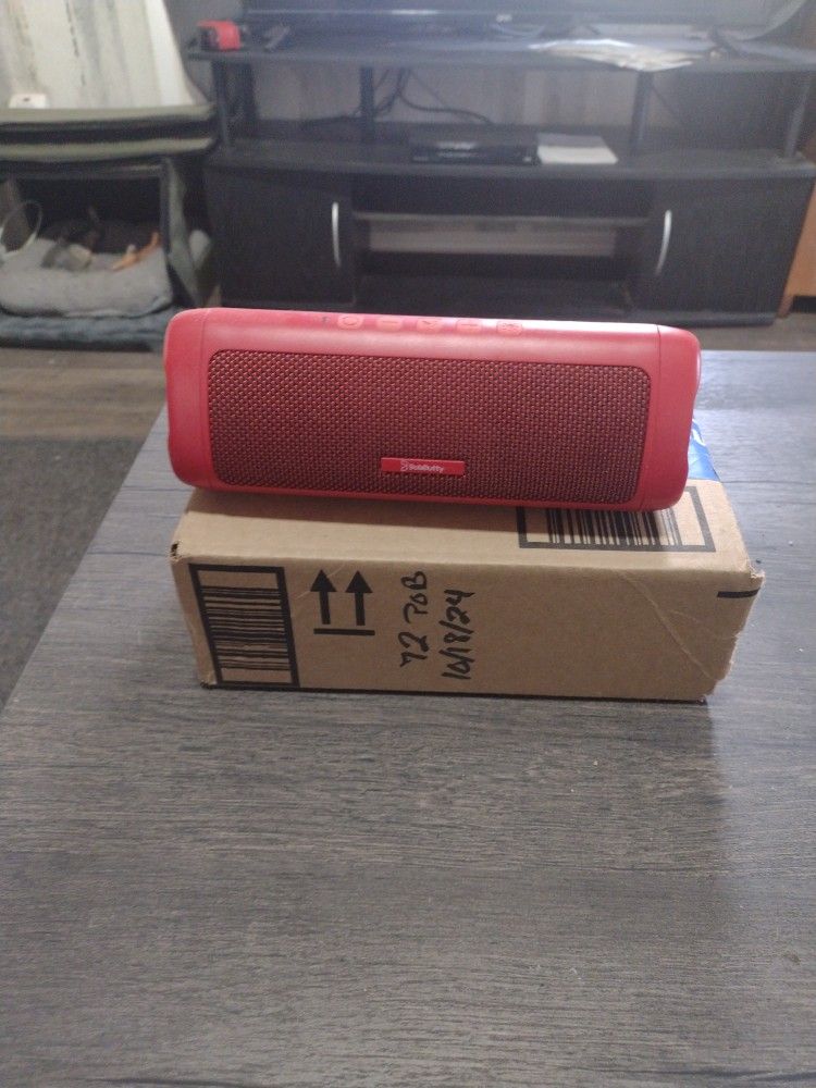 2 Bluetooth Speakers