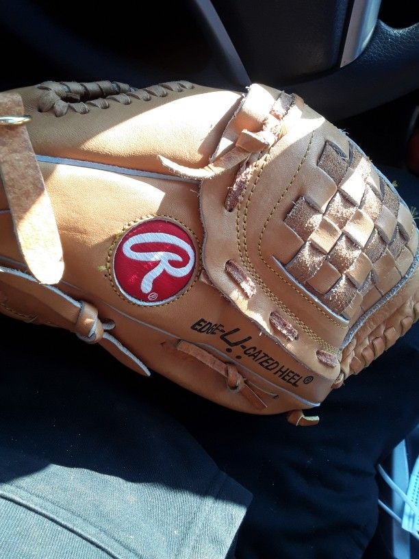 Rawlings RGB34 Baseball Glove