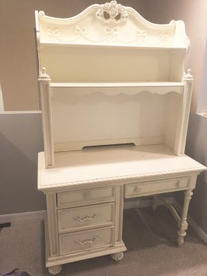 Disney Princess Desk And Hutch For Sale In Miami Fl Offerup