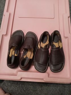 New 2 Pairs of BOC Brown Leather Sandals Sz. 7 1/2