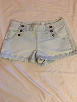 Forever 21 woman’s jean shorts