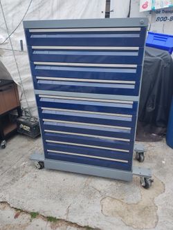 Tool box, heavy duty cabinet converted in to tool box. 53"H34"W18"D. No key cylinder broken doesn't affect anything. Base is removable some miner surf