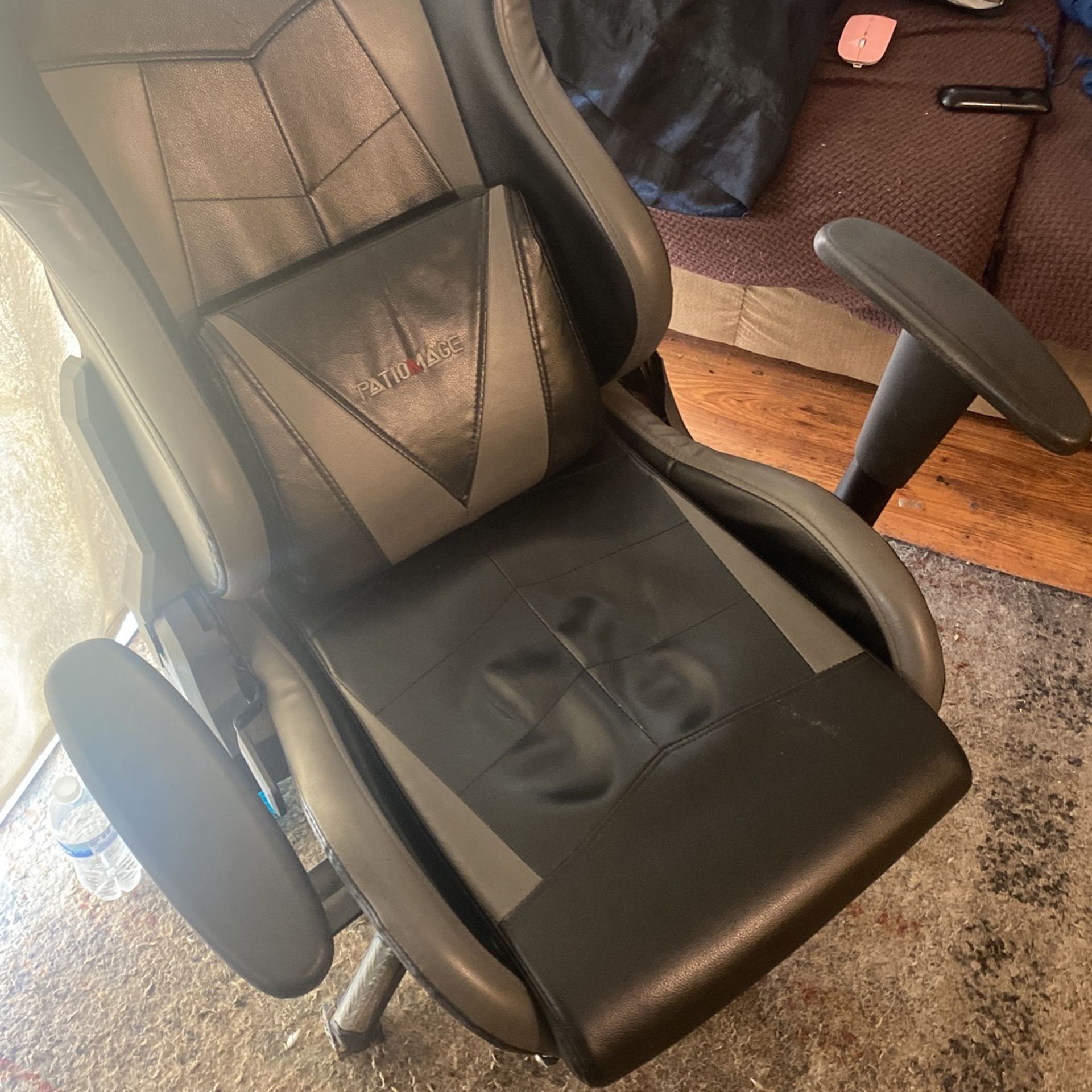 Gaming Chair for Sale in Los Angeles, CA OfferUp