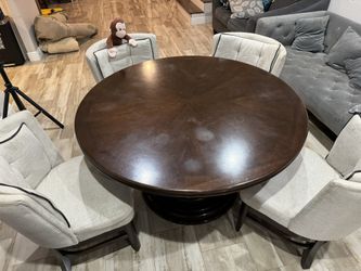 Round Dinning Table