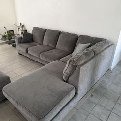 Altari 2-Piece Sectional with Ottoman 