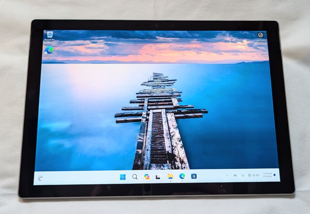 VERY NICE MICROSOFT SURFACE PRO 7 WINDOWS TABLET i3 Processor