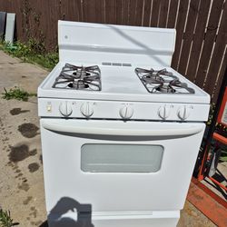 Standard Size Gas Stove In Good Condition $225